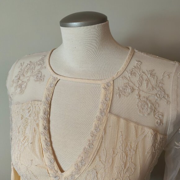 American Eagle Cream Blouse - Picture 6 of 10